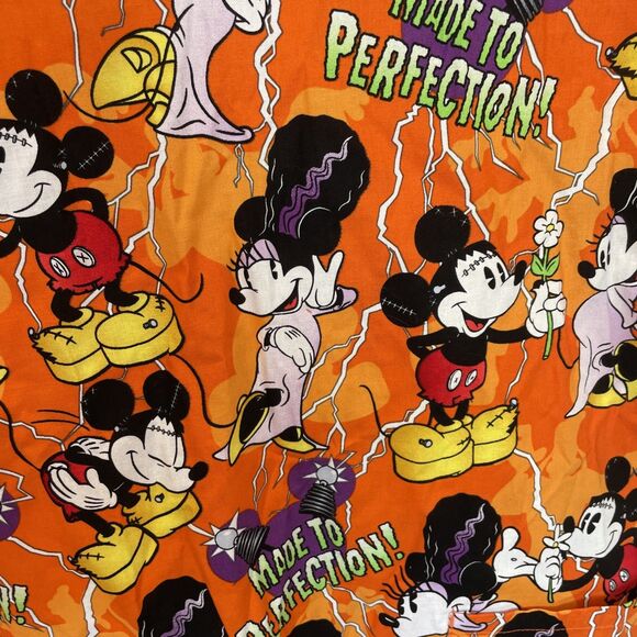 Disney Mickey Mouse Orange Halloween Scrub Top Medium  Minnie Front Pockets NWT - Picture 2 of 7
